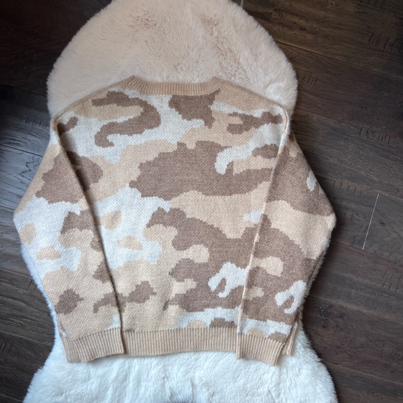 Lucky Brand Tan, Brown & Cream Camo Crewneck Sweater Size Medium NWOT - Picture 6 of 8
